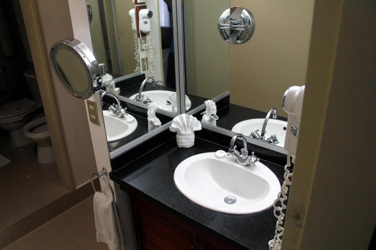 Hotel Altamira Suites Caracas Luaran gambar