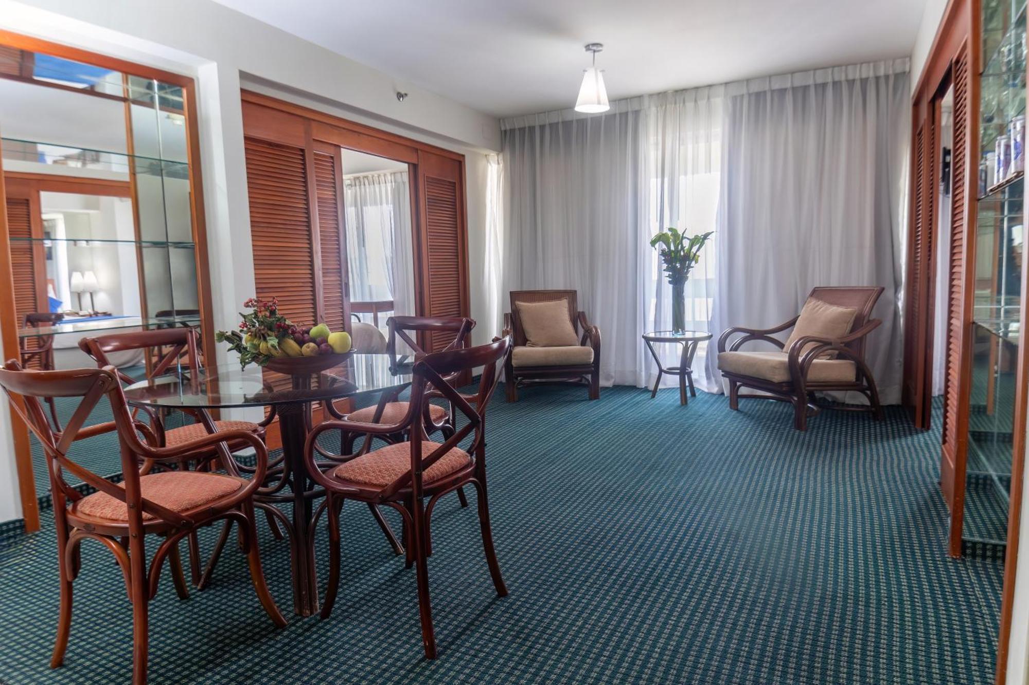 Hotel Altamira Suites Caracas Luaran gambar